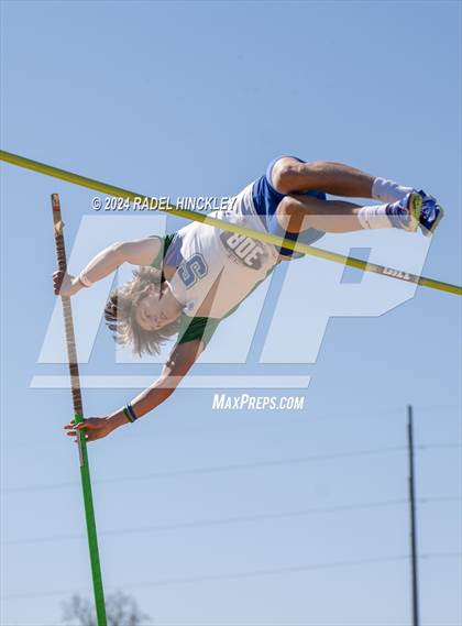 Thumbnail 2 in Bill Summa Invitational photogallery.