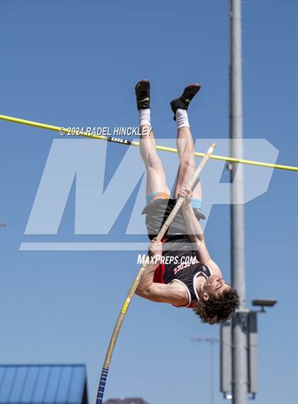 Thumbnail 2 in Bill Summa Invitational photogallery.