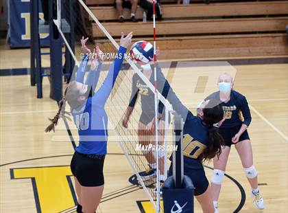Thumbnail 2 in Lyman Memorial @ Ledyard photogallery.