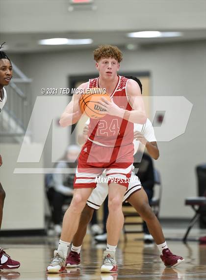 Thumbnail 1 in Blytheville vs. Dardanelle (AAA 4A State Round One) photogallery.