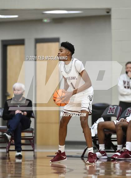 Thumbnail 2 in Blytheville vs. Dardanelle (AAA 4A State Round One) photogallery.