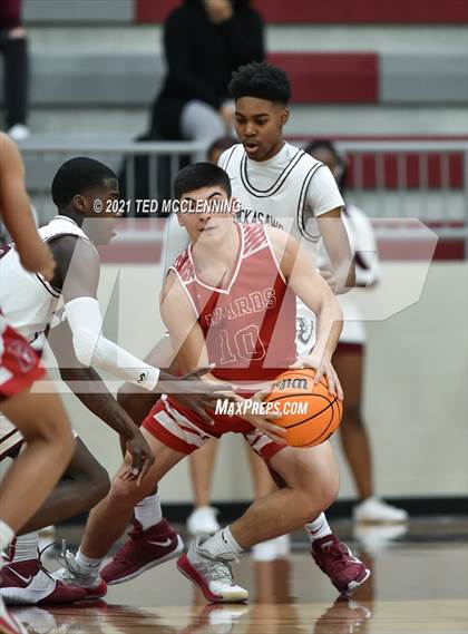 Thumbnail 2 in Blytheville vs. Dardanelle (AAA 4A State Round One) photogallery.