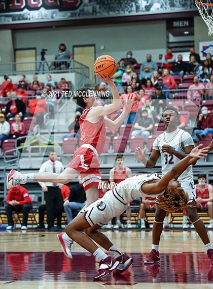 Thumbnail 1 in Blytheville vs. Dardanelle (AAA 4A State Round One) photogallery.