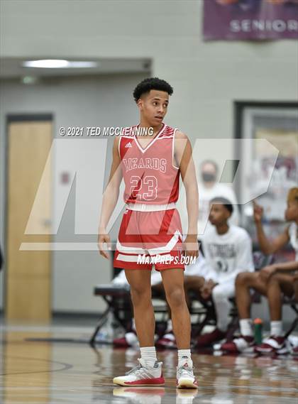 Thumbnail 2 in Blytheville vs. Dardanelle (AAA 4A State Round One) photogallery.