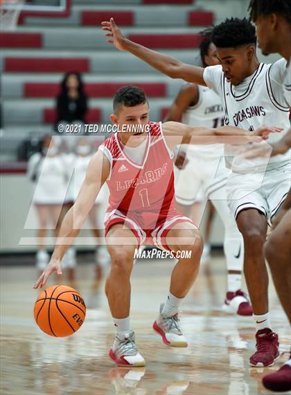 Thumbnail 1 in Blytheville vs. Dardanelle (AAA 4A State Round One) photogallery.