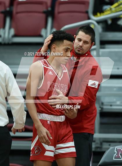 Thumbnail 3 in Blytheville vs. Dardanelle (AAA 4A State Round One) photogallery.