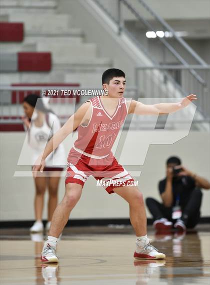 Thumbnail 1 in Blytheville vs. Dardanelle (AAA 4A State Round One) photogallery.