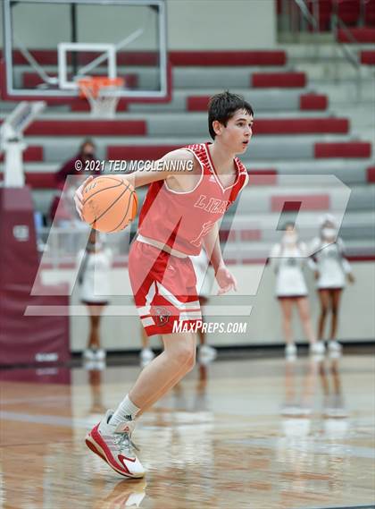 Thumbnail 1 in Blytheville vs. Dardanelle (AAA 4A State Round One) photogallery.