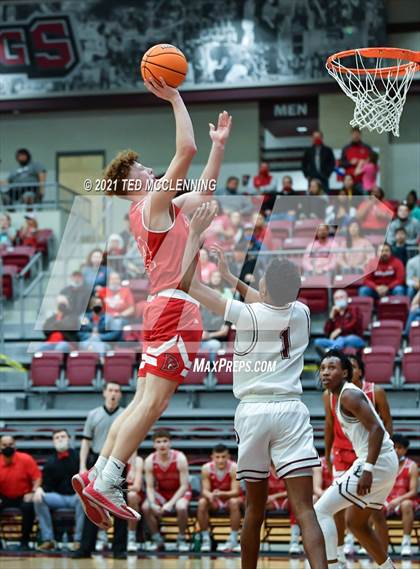 Thumbnail 3 in Blytheville vs. Dardanelle (AAA 4A State Round One) photogallery.