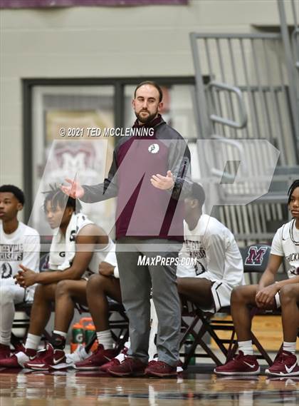 Thumbnail 3 in Blytheville vs. Dardanelle (AAA 4A State Round One) photogallery.