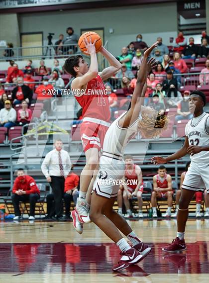 Thumbnail 2 in Blytheville vs. Dardanelle (AAA 4A State Round One) photogallery.