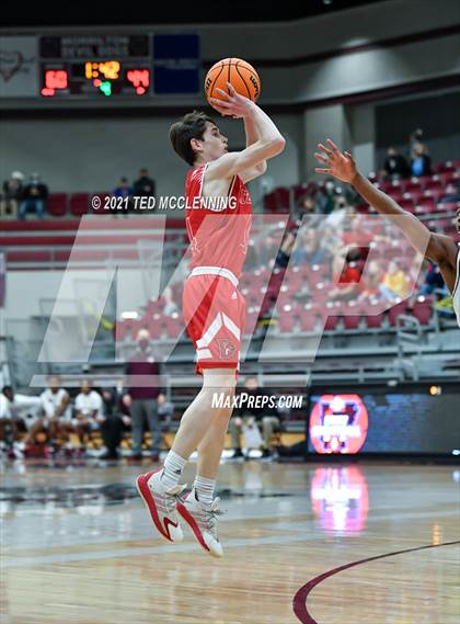 Thumbnail 1 in Blytheville vs. Dardanelle (AAA 4A State Round One) photogallery.