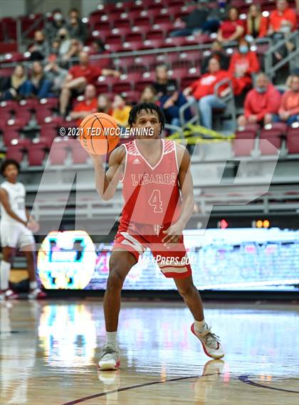 Thumbnail 2 in Blytheville vs. Dardanelle (AAA 4A State Round One) photogallery.
