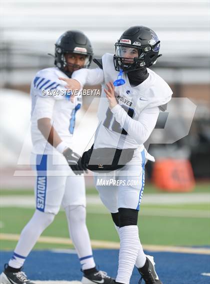 Thumbnail 2 in Denver East vs. Grandview (CHSAA 5A First Round) photogallery.