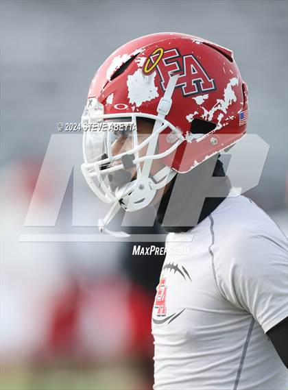Thumbnail 2 in Denver East vs. Grandview (CHSAA 5A First Round) photogallery.