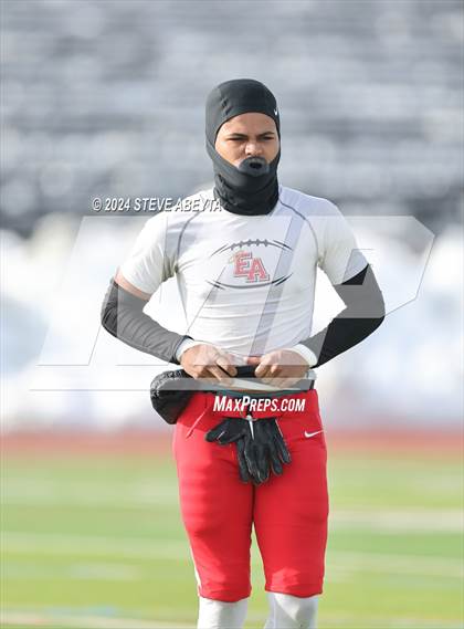 Thumbnail 2 in Denver East vs. Grandview (CHSAA 5A First Round) photogallery.