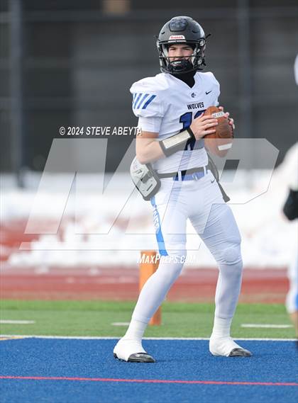 Thumbnail 1 in Denver East vs. Grandview (CHSAA 5A First Round) photogallery.