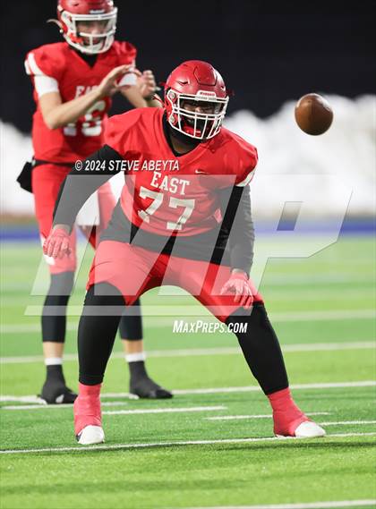 Thumbnail 3 in Denver East vs. Grandview (CHSAA 5A First Round) photogallery.