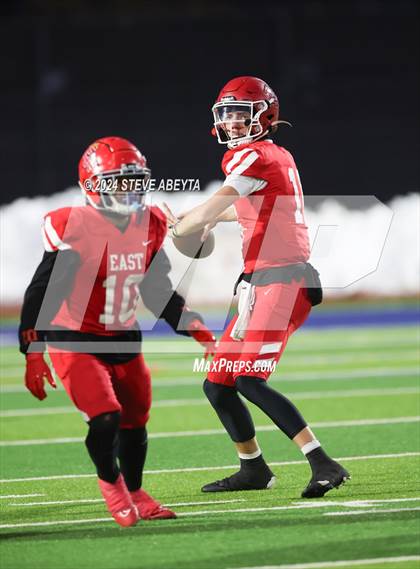 Thumbnail 2 in Denver East vs. Grandview (CHSAA 5A First Round) photogallery.