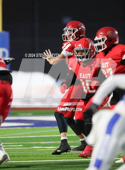 Thumbnail 1 in Denver East vs. Grandview (CHSAA 5A First Round) photogallery.