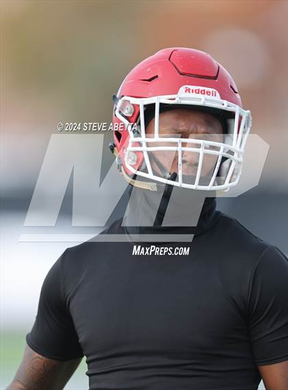 Thumbnail 2 in Denver East vs. Grandview (CHSAA 5A First Round) photogallery.