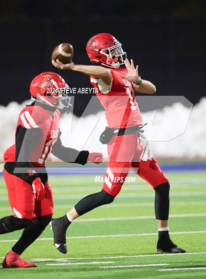 Thumbnail 1 in Denver East vs. Grandview (CHSAA 5A First Round) photogallery.