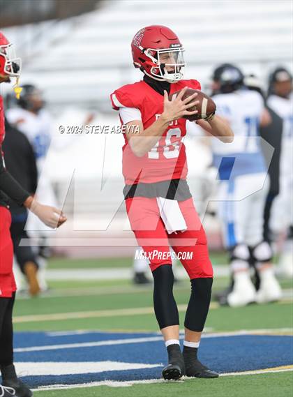Thumbnail 2 in Denver East vs. Grandview (CHSAA 5A First Round) photogallery.