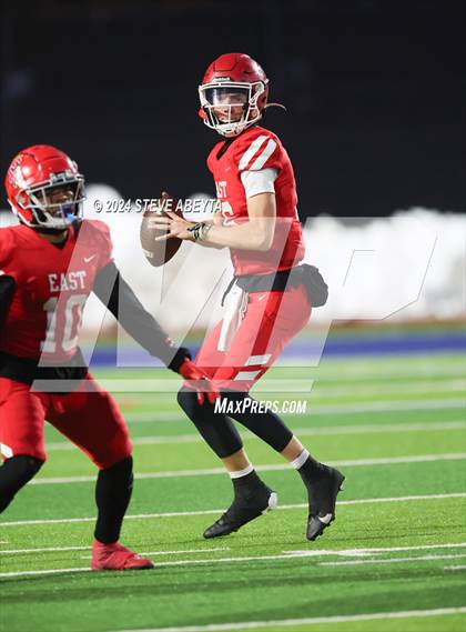 Thumbnail 1 in Denver East vs. Grandview (CHSAA 5A First Round) photogallery.
