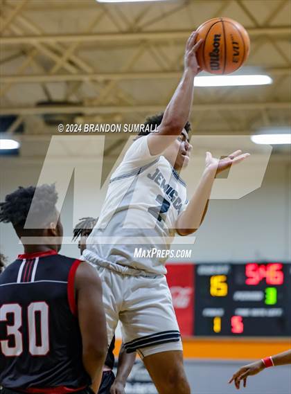 Thumbnail 2 in Maplesville vs Jemison (Chilton County Tournament) photogallery.