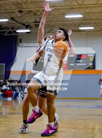 Thumbnail 1 in Maplesville vs Jemison (Chilton County Tournament) photogallery.