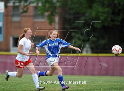 Thumbnail 3 in Maria Regina @ Monsignor McClancy photogallery.