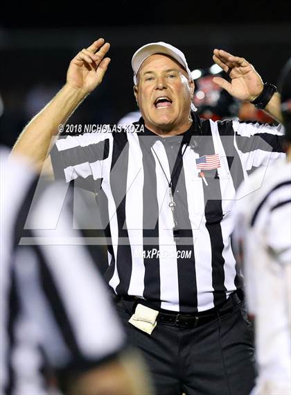 Thumbnail 2 in Palos Verdes vs. Lawndale (CIF SS D5 Final) photogallery.