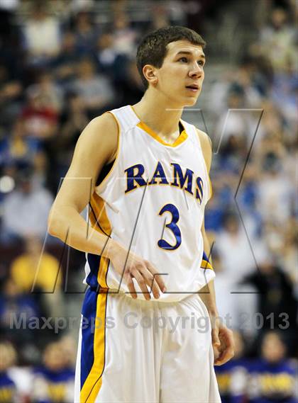 Thumbnail 2 in Vaux vs. Johnsonburg (PIAA Class A Final) photogallery.