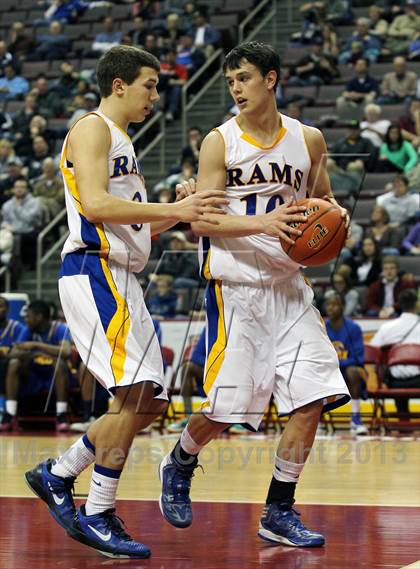 Thumbnail 2 in Vaux vs. Johnsonburg (PIAA Class A Final) photogallery.