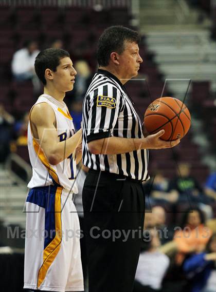Thumbnail 2 in Vaux vs. Johnsonburg (PIAA Class A Final) photogallery.