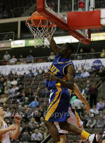 Thumbnail 3 in Vaux vs. Johnsonburg (PIAA Class A Final) photogallery.