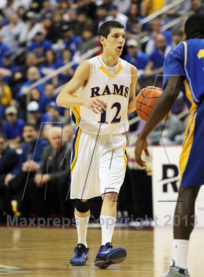 Thumbnail 3 in Vaux vs. Johnsonburg (PIAA Class A Final) photogallery.