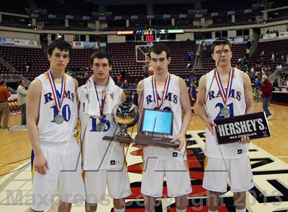 Thumbnail 3 in Vaux vs. Johnsonburg (PIAA Class A Final) photogallery.