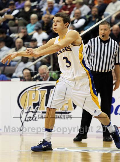 Thumbnail 3 in Vaux vs. Johnsonburg (PIAA Class A Final) photogallery.