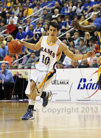 Thumbnail 1 in Vaux vs. Johnsonburg (PIAA Class A Final) photogallery.