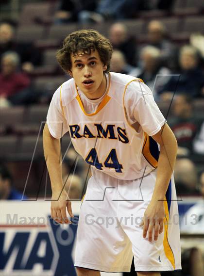 Thumbnail 2 in Vaux vs. Johnsonburg (PIAA Class A Final) photogallery.