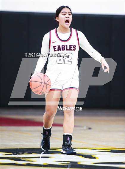Thumbnail 3 in Brentwood School vs  Chaminade (Harvard-Westlake Invitational Classic) photogallery.