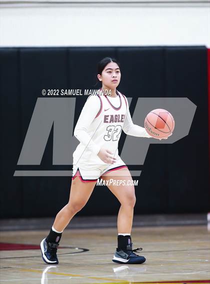Thumbnail 2 in Brentwood School vs  Chaminade (Harvard-Westlake Invitational Classic) photogallery.