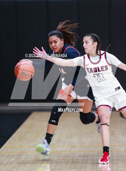 Thumbnail 3 in Brentwood School vs  Chaminade (Harvard-Westlake Invitational Classic) photogallery.