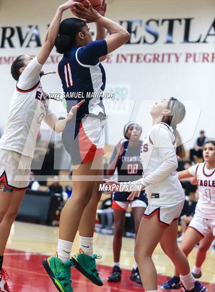 Thumbnail 1 in Brentwood School vs  Chaminade (Harvard-Westlake Invitational Classic) photogallery.