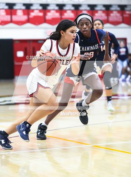 Thumbnail 2 in Brentwood School vs  Chaminade (Harvard-Westlake Invitational Classic) photogallery.