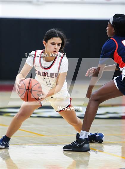 Thumbnail 2 in Brentwood School vs  Chaminade (Harvard-Westlake Invitational Classic) photogallery.