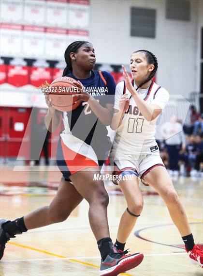 Thumbnail 2 in Brentwood School vs  Chaminade (Harvard-Westlake Invitational Classic) photogallery.