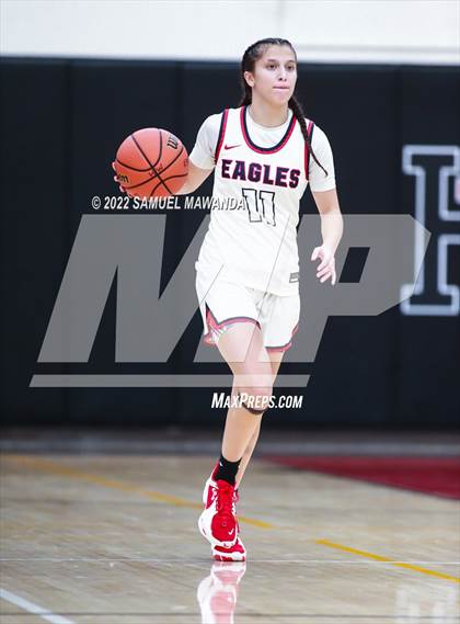 Thumbnail 3 in Brentwood School vs  Chaminade (Harvard-Westlake Invitational Classic) photogallery.