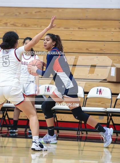 Thumbnail 2 in Brentwood School vs  Chaminade (Harvard-Westlake Invitational Classic) photogallery.